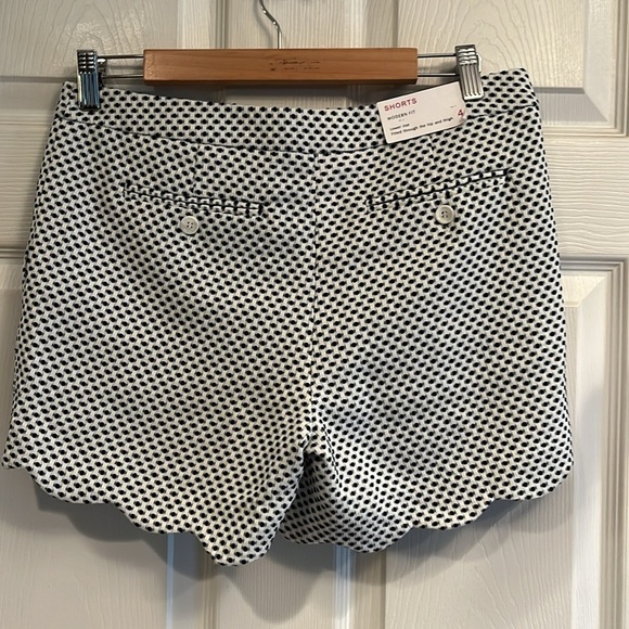 Dalia Collection brand size 4 modern fit low rise shorts- NWT - Picture 3 of 6